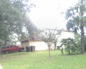 2472 Lake Jackson Cir in Apopka, FL - Building Photo - Building Photo