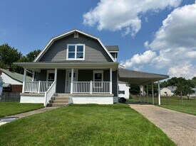 1023 36th St in Parkersburg, WV - Building Photo