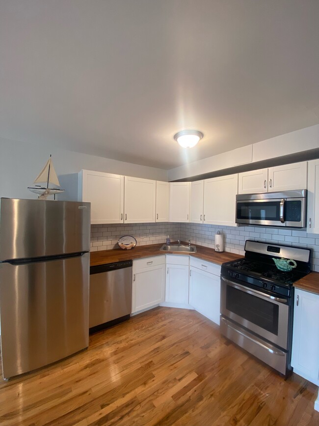 214 Beach 91st St, Unit 3