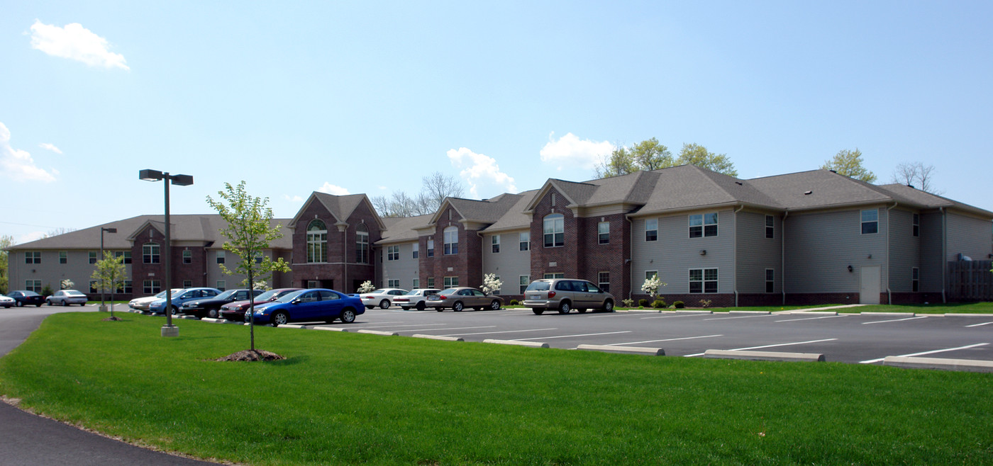 Villa at Marian Park in Akron, OH - Building Photo