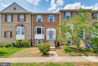 8508 Blue Bird Woods Ct in Lorton, VA - Building Photo - Building Photo