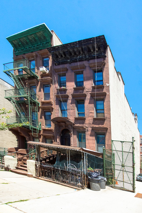 23 E 127th St in New York, NY - Building Photo
