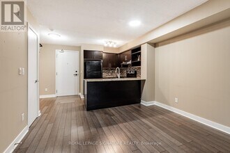 120 Dallimore Cir in Toronto, ON - Building Photo - Building Photo