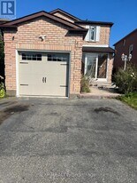 17 Calmist Crescent in Brampton, ON - Building Photo