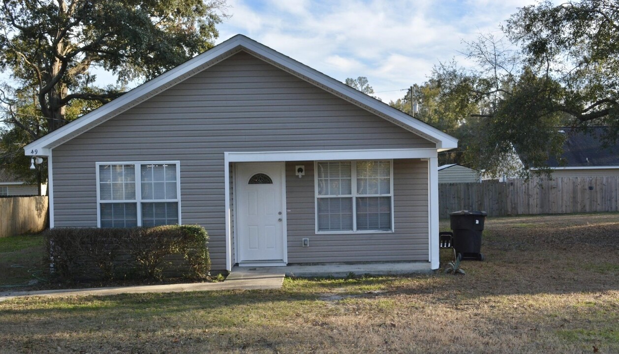 49 Liberty Rd in Crawfordville, FL - Building Photo