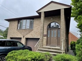 91 Grove St, Unit 1st floor in South Hackensack, NJ - Building Photo