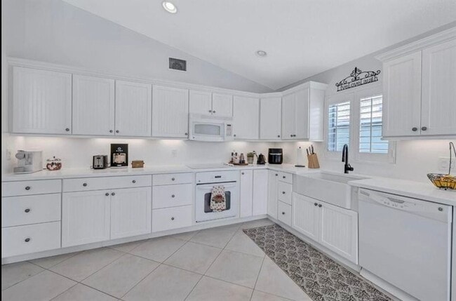 property at 9569 Tavernier Dr