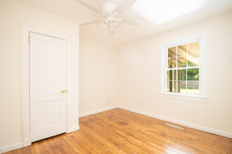26 Davis Ave in Newport News, VA - Foto de edificio - Building Photo