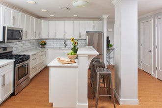 Belden Square in Norwalk, CT - Foto de edificio - Building Photo