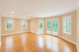 45 Darina Ct in Hempstead, NY - Building Photo - Building Photo