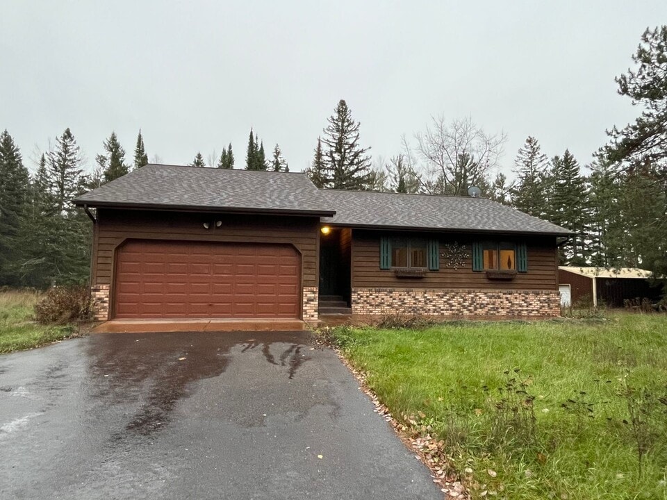 2602 Co Rd 4 in Carlton, MN - Building Photo