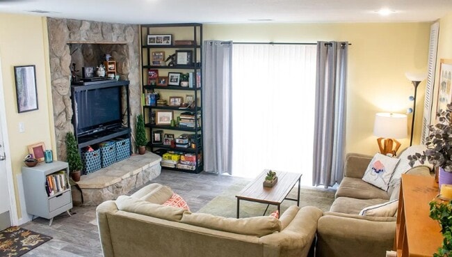 2536 Brockman St in Manhattan, KS - Foto de edificio - Building Photo