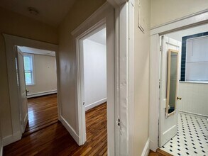 210 Massachusetts Ave, Unit 8 in Arlington, MA - Foto de edificio - Building Photo