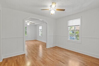 1408 N Bronough St in Tallahassee, FL - Foto de edificio - Building Photo