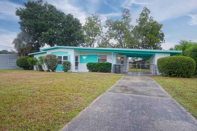 160 Vassar Dr in Pensacola, FL - Foto de edificio - Building Photo