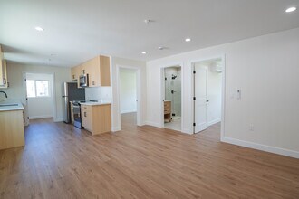 1034 Westmoreland Ave in Los Angeles, CA - Building Photo - Building Photo