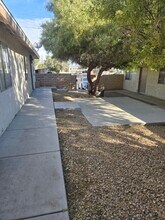1824 E Bonanza Rd in Las Vegas, NV - Foto de edificio - Building Photo