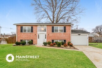 35 Bernie Cir in Maryland Heights, MO - Building Photo - Building Photo