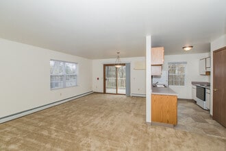 Sylvan Glen Apartments in Wisconsin Rapids, WI - Building Photo - Building Photo