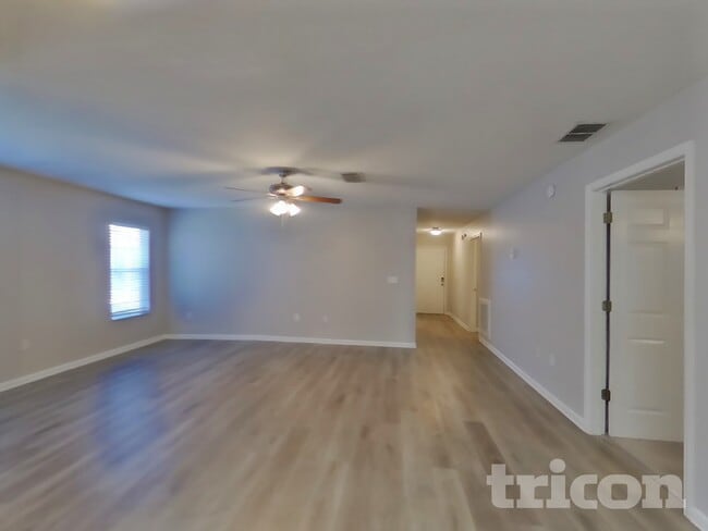 2122 Center Way, Unit 317 in Middleburg, FL - Foto de edificio - Building Photo