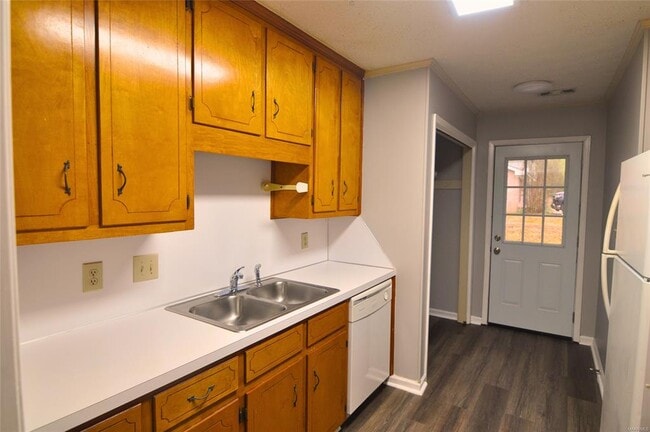 property at 165 E 6th St