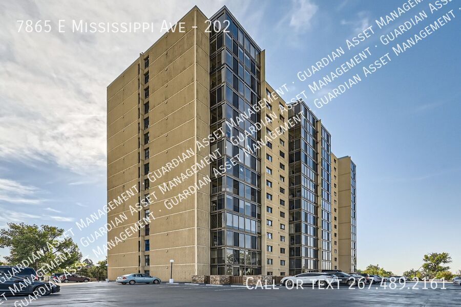 7865 E Mississippi Ave in Denver, CO - Building Photo