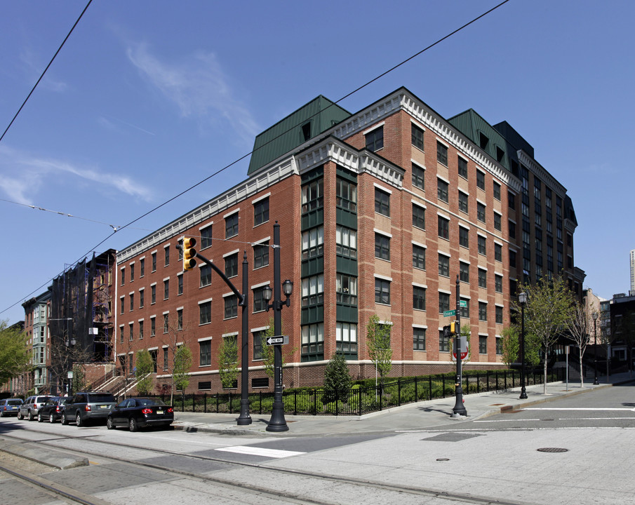 Essex Commons in Jersey City, NJ - Building Photo