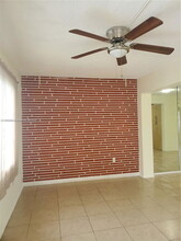 11520 NW 29th Pl in Sunrise, FL - Building Photo - Building Photo