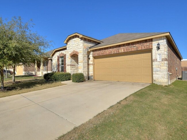 600 Hoot Owl Ln S in Leander, TX - Building Photo - Building Photo