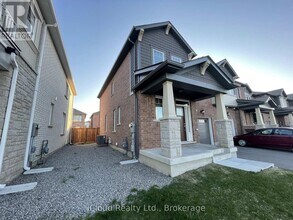 1360 Sycamore Garden in Milton, ON - Building Photo - Building Photo