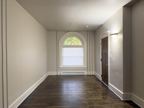 216 W Main St, Unit Apt 1 in Ephrata, PA - Building Photo - Building Photo