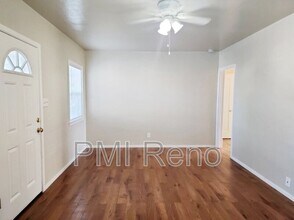 321 Fodrin Wy in Sparks, NV - Building Photo - Building Photo