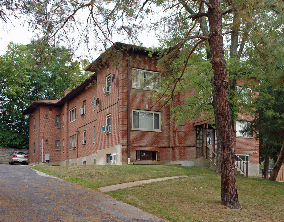 517 St Joseph Ln in Covington, KY - Building Photo