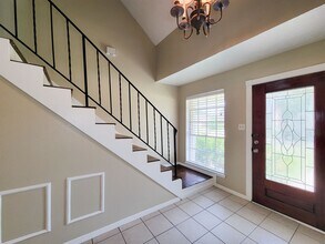 16614 Cairnway Dr in Houston, TX - Building Photo - Building Photo