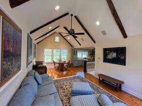 255 Center Rd in Easton, CT - Building Photo - Building Photo