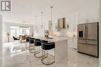 166 Crevasse Rd. in Ottawa, ON - Building Photo - Building Photo