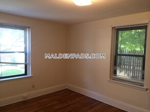 349 Pleasant St in Malden, MA - Building Photo - Building Photo
