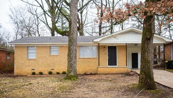 18 Michaels St in Little Rock, AR - Building Photo