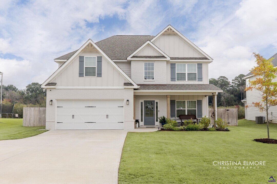 115 Amberley Ct in Kathleen, GA - Building Photo