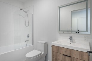 814-82e 2e Avenue in Montréal, QC - Building Photo