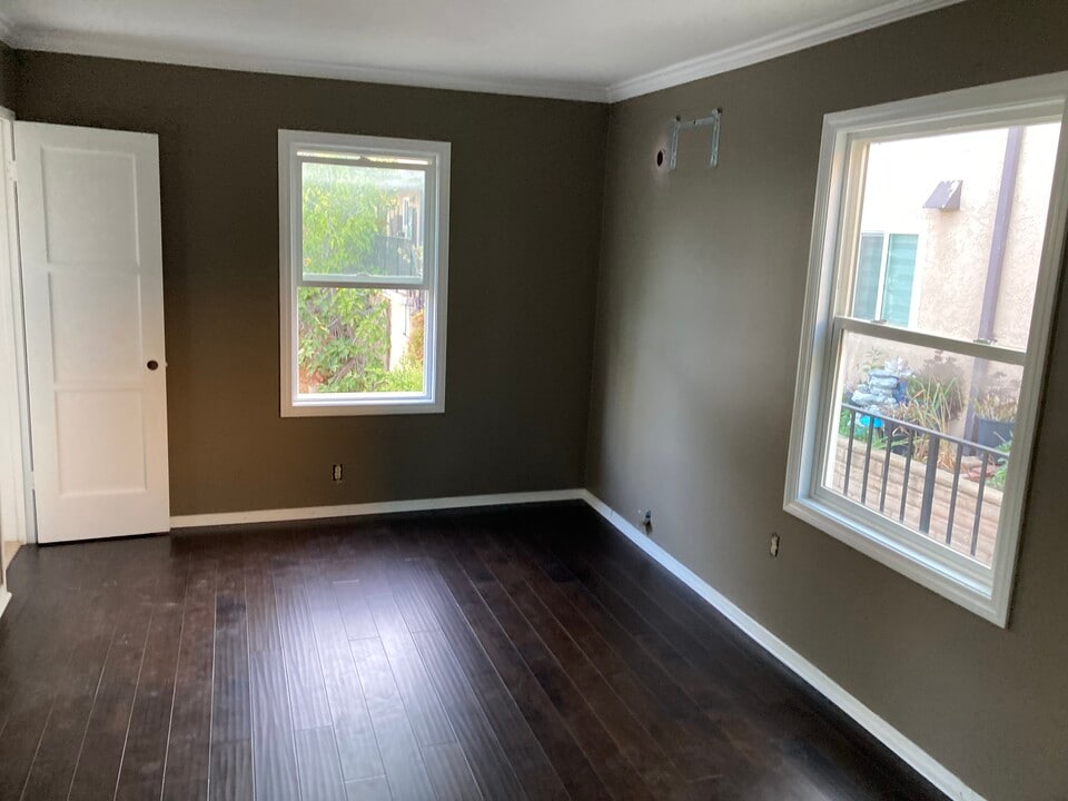 1526 E Wilson Ave, Unit Studio Apartment in Glendale, CA - Building Photo