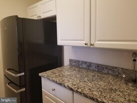 1121 Arlington Blvd in Arlington, VA - Building Photo