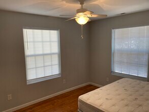 6 Clark Ct in Chapel Hill, NC - Building Photo - Building Photo