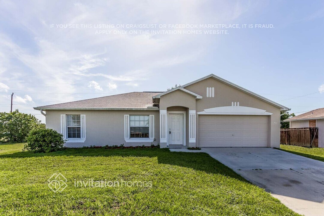 421 NW 1st Ave in Cape Coral, FL - Foto de edificio