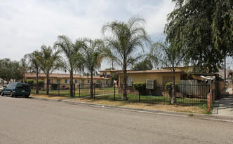 1361-1367 Villa St in Riverside, CA - Foto de edificio - Building Photo