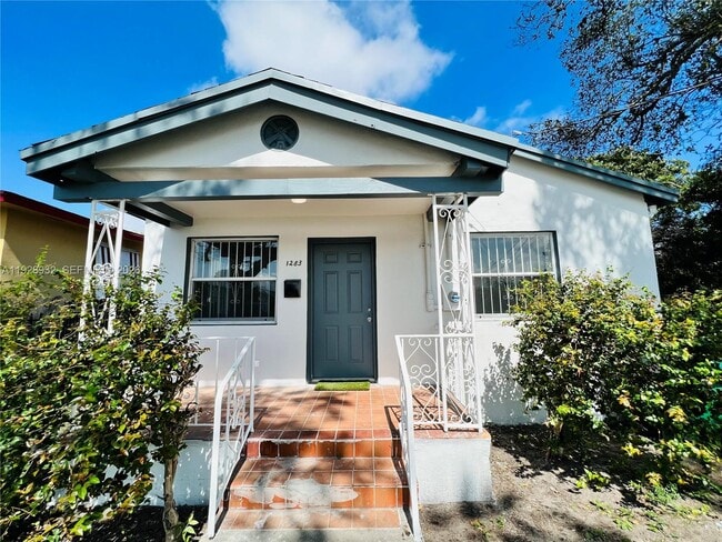 1283 NW 72nd St in Miami, FL - Building Photo - Building Photo
