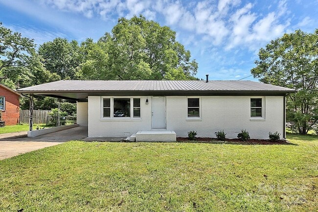 1433 Edgewood Rd in Bessemer City, NC - Building Photo - Building Photo