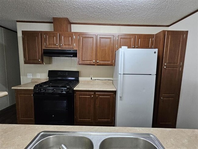 308 Bay Port Cir in Springport, MI - Building Photo - Building Photo