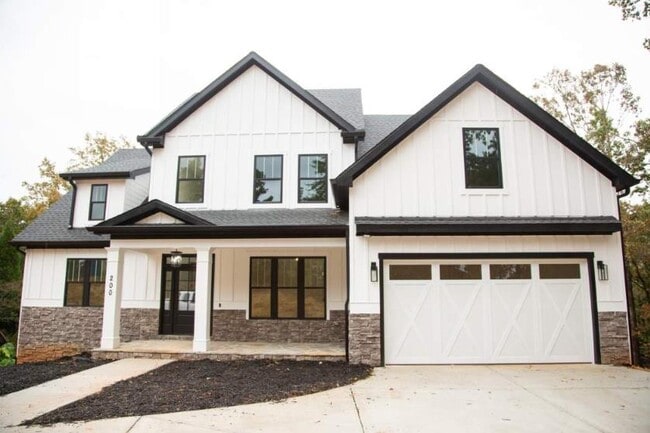 property at 200 Towne Overlook Dr