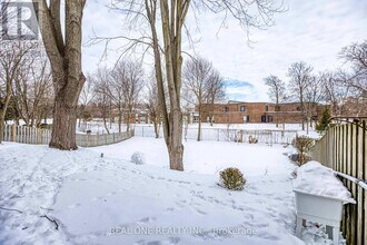 106 Deanscroft Square in Toronto, ON - Building Photo - Building Photo